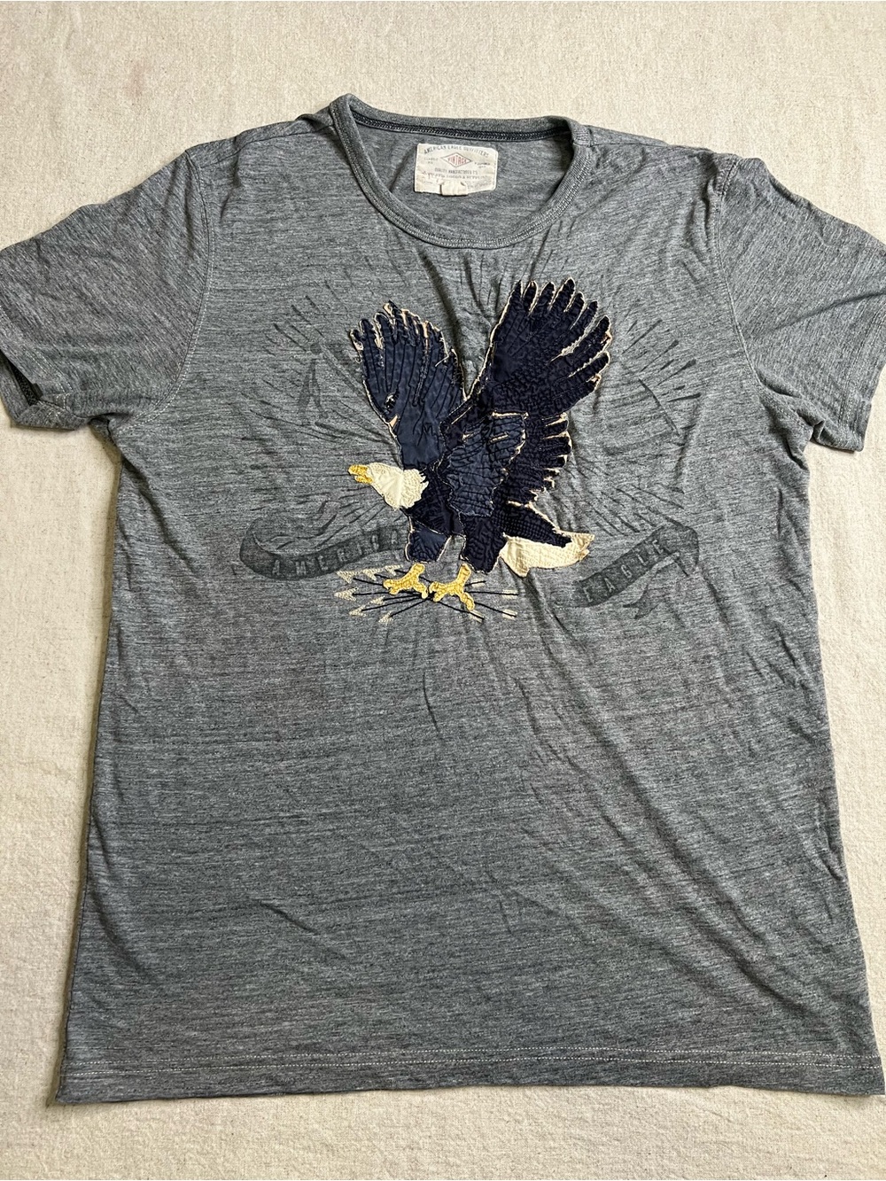 American Eagle Outfitters Gray Short-Sleeve Eagle Applique Tee